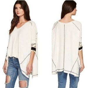 We The Free Living Leopard V-Neck Long Sleeve Thermal in Size Small